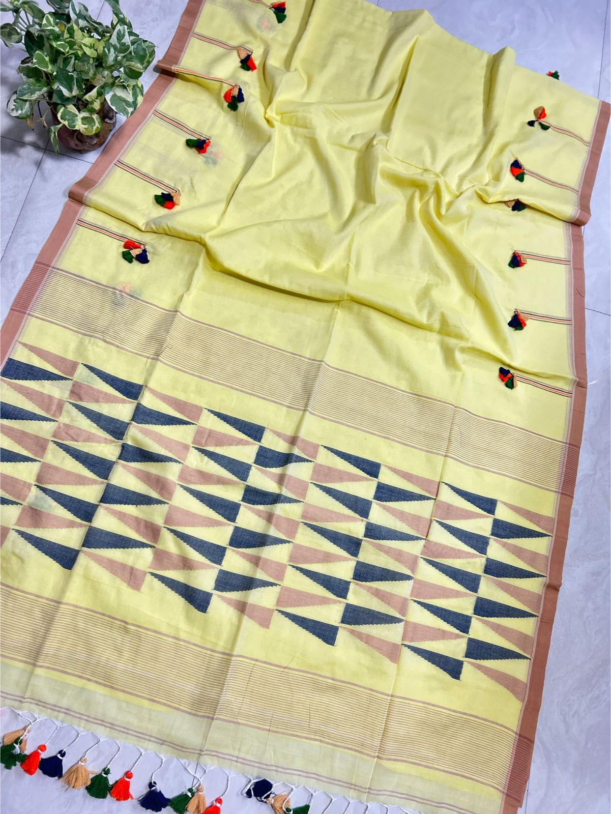 Aura of Awadh Lemon Yellow Handwoven Cotton Saree(With Running Blouse Piece)