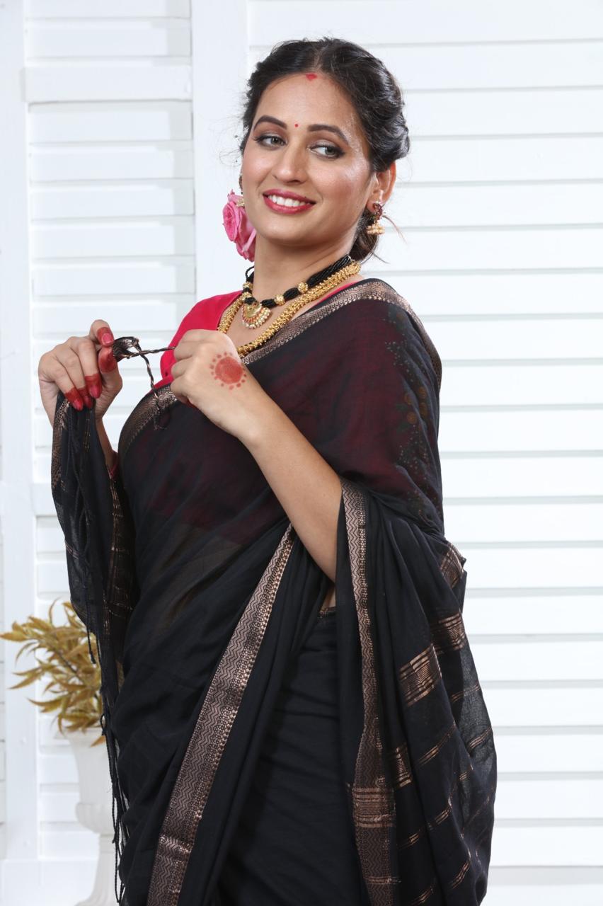 Elegant Black Mangalagiri Pure Cotton Saree with Traditional Zari Border