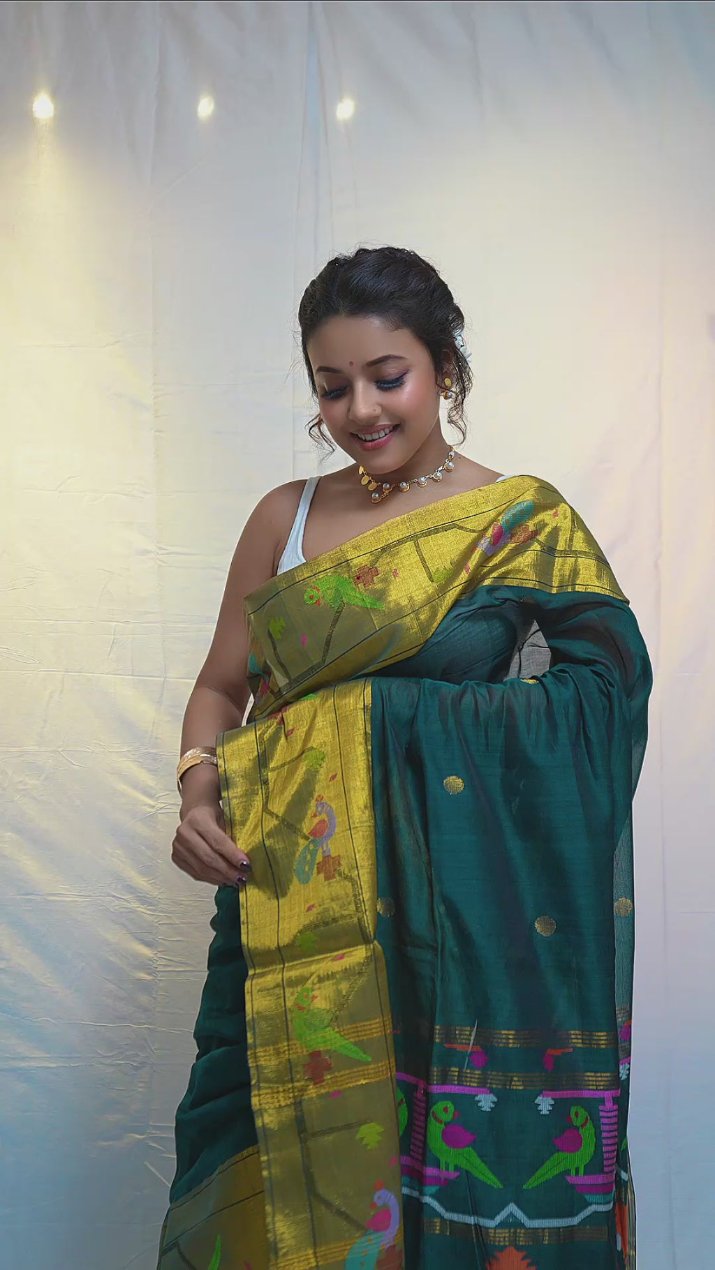 Authentic Handloom Paithani Saree with Handloom Mark